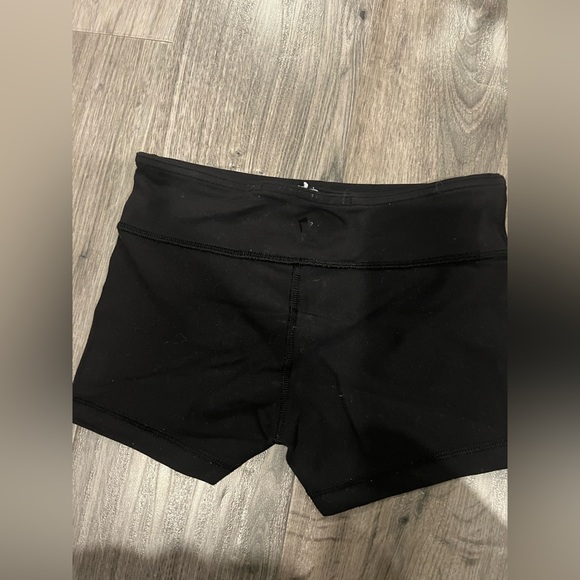 $600 for 16 piece lululemon and Iviva bundle. Everything is in great condition! - Picture 11 of 16